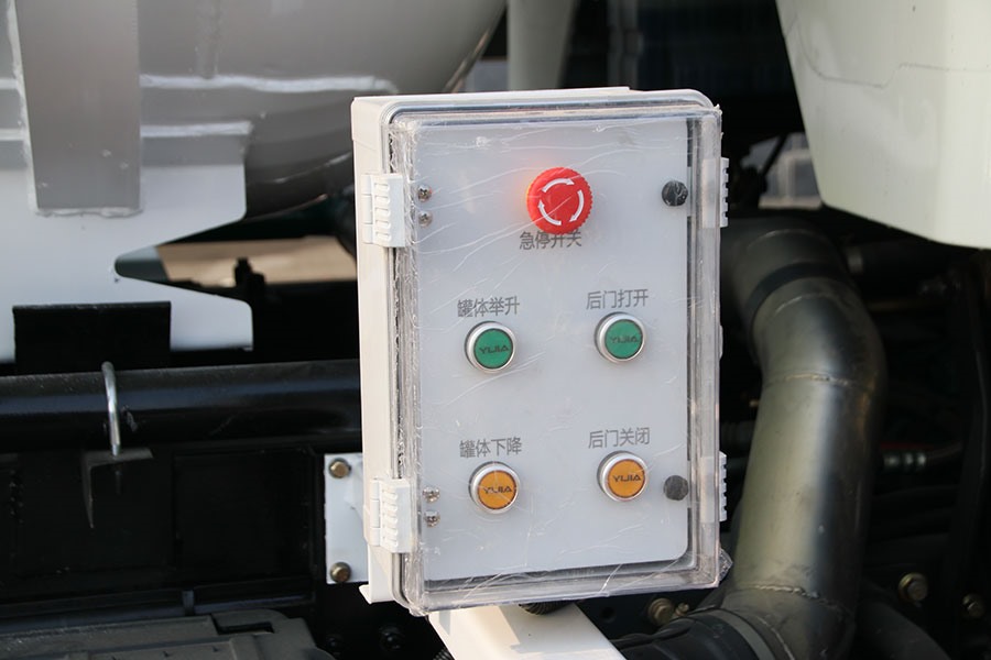 電動(dòng)吸污車細(xì)節(jié)圖